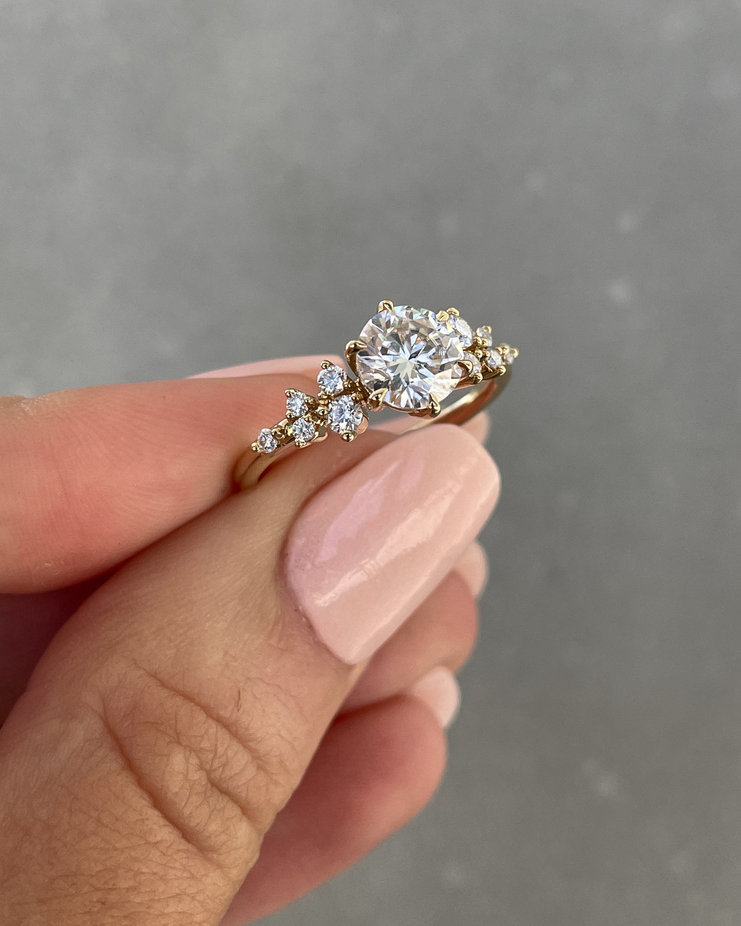 1.61 CT Round Cluster CVD G/VS1 Diamond Engagement Ring